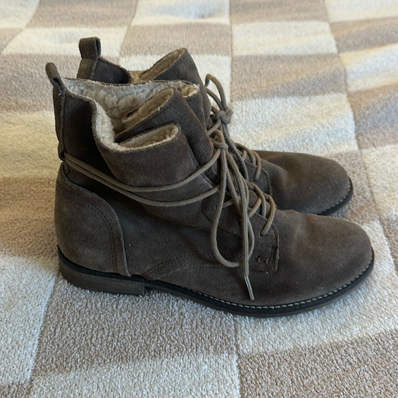 Steve Madden suede shearling lace up boots 8.5 corrigan taupe brown - Picture 1 of 5